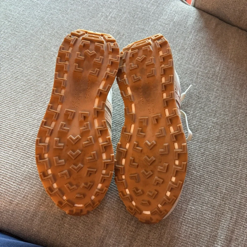 Adidas Retropy E5 Running Shoes - Picture 9 of 11